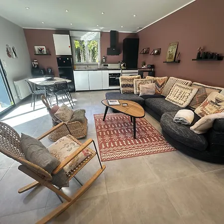 בית נופש Le Jardin De Lokijoy La Rivière-Saint-Sauveur