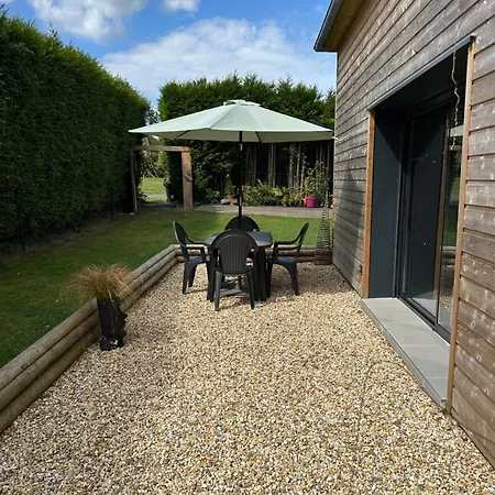 בית נופש Le Jardin De Lokijoy La Rivière-Saint-Sauveur